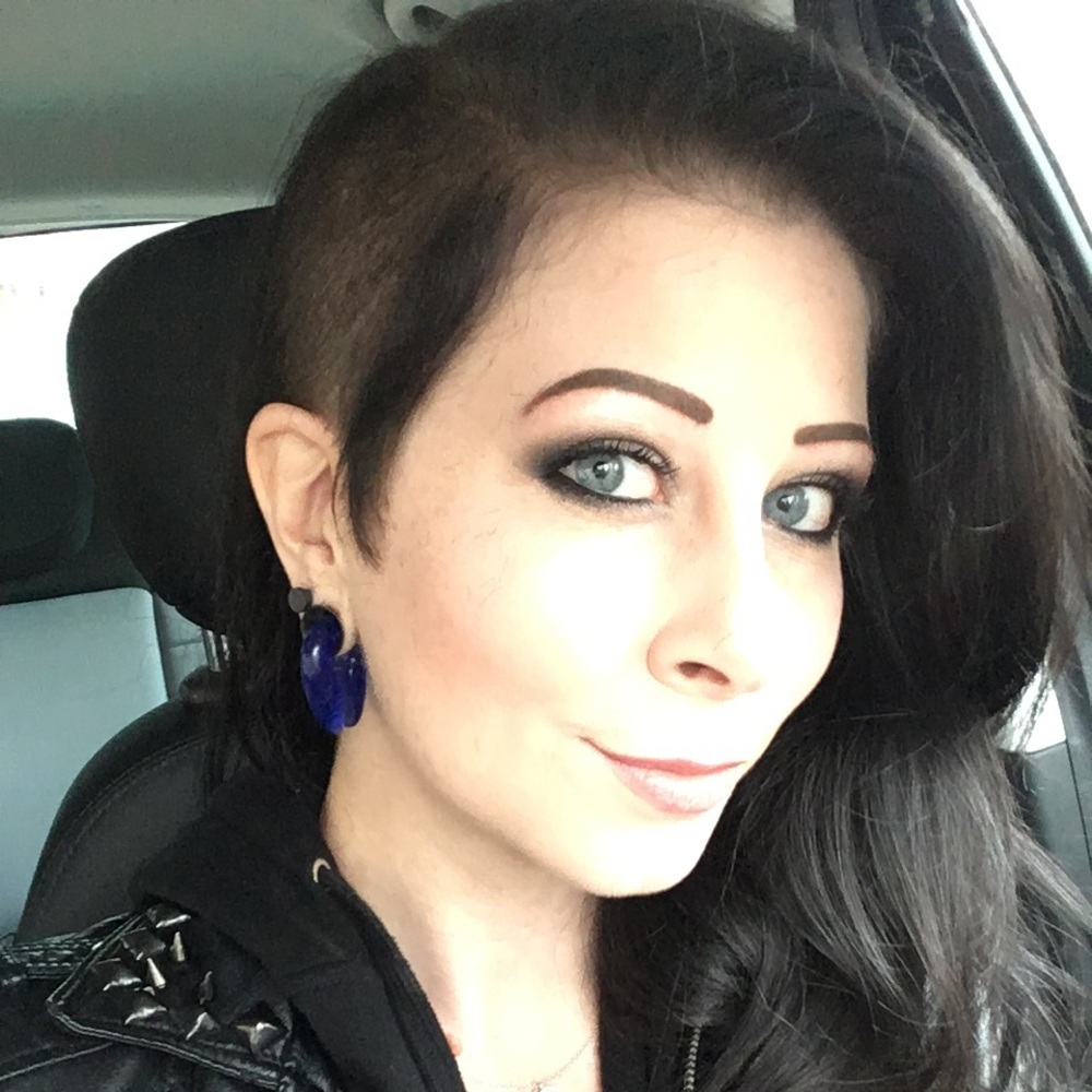 Meet your Posher, Liz